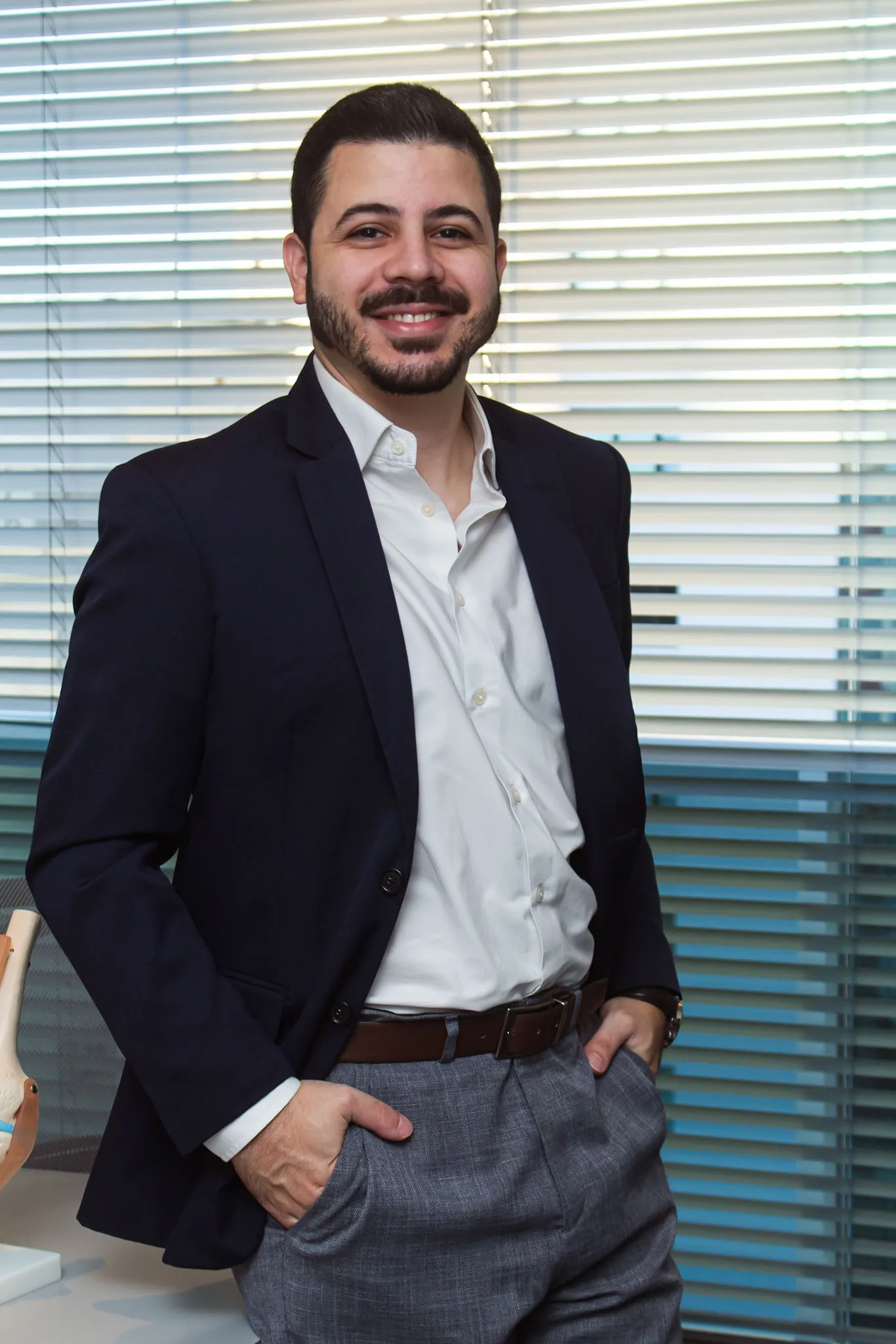 Dr. Enzo Mameri